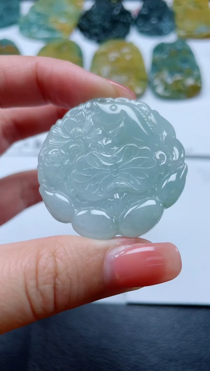 翡翠未镶嵌颈饰