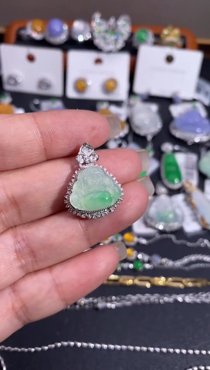 【闪购商品】翡翠颈饰18K金镶嵌吊坠