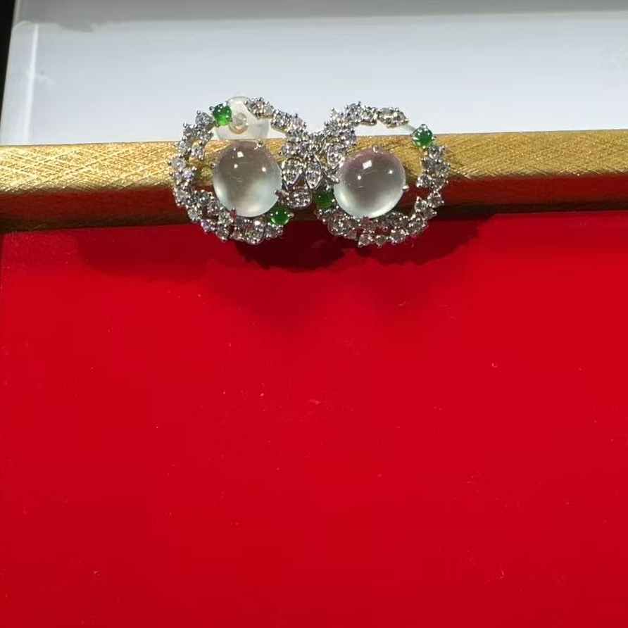 雅姐翡翠-18k金镶嵌翡翠耳饰