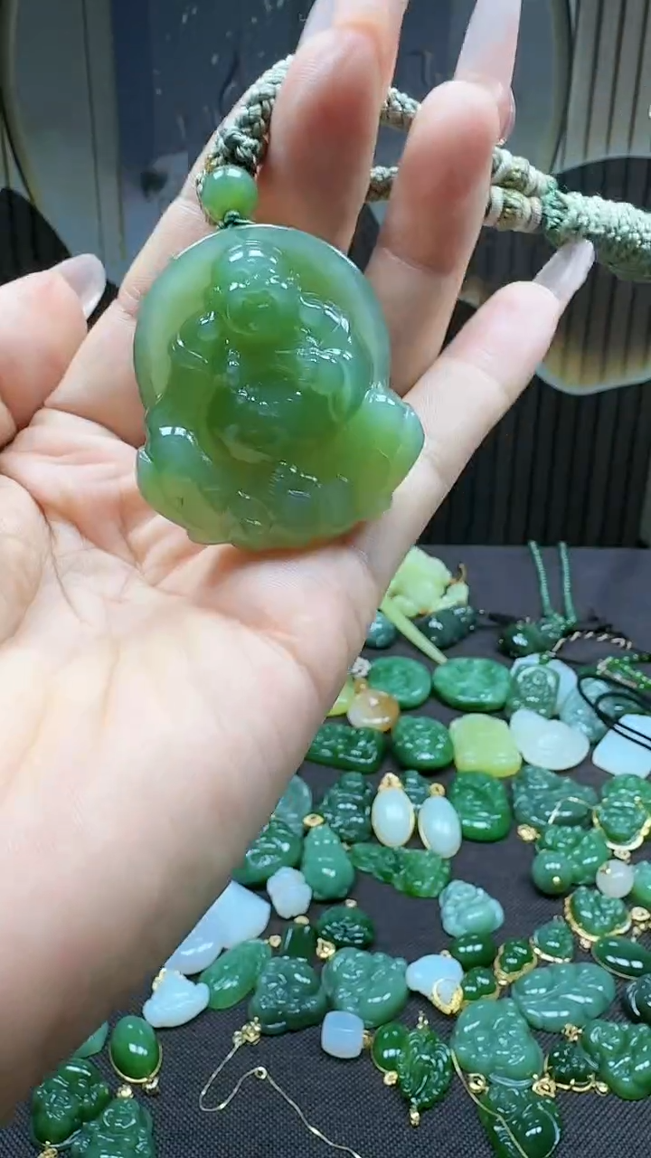 未镶嵌和田玉挂件1