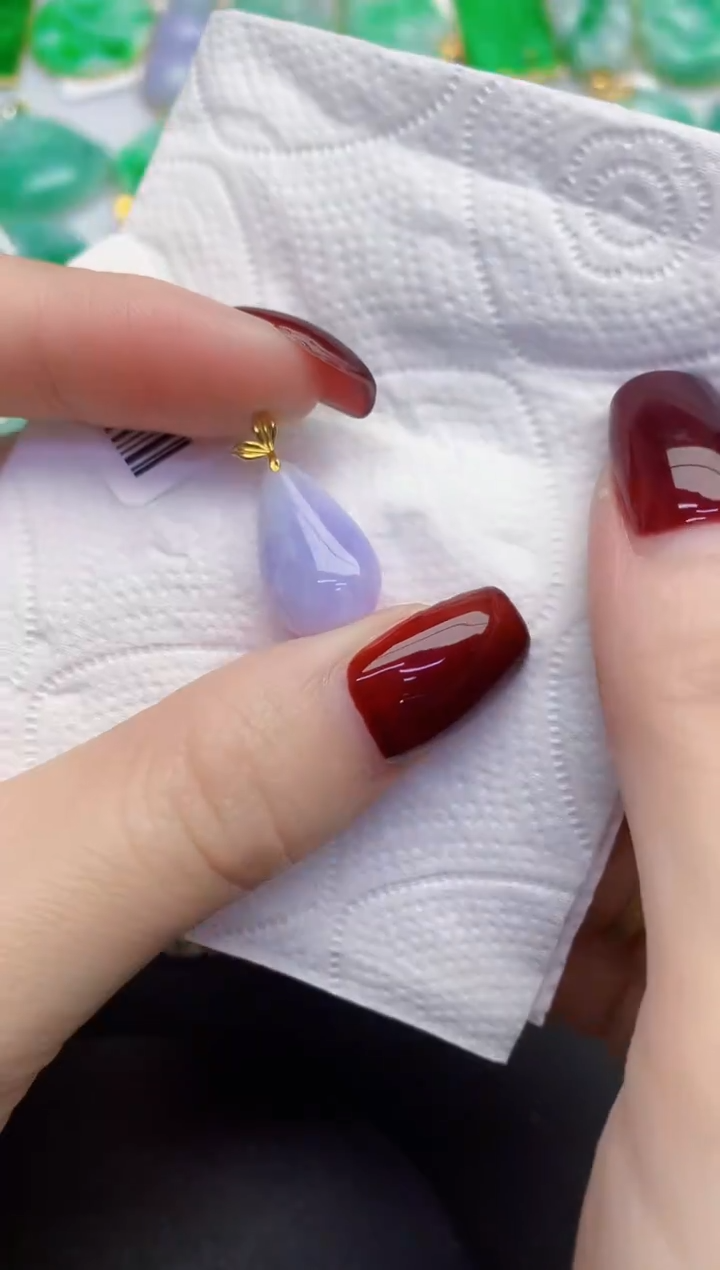 颈饰18K金镶嵌翡翠缅甸天然翡翠A货