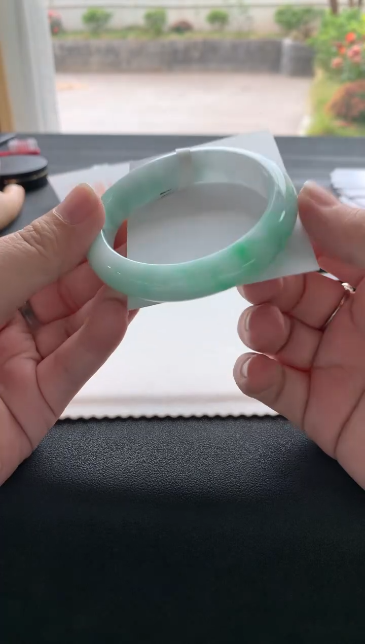 【闪购商品】翡翠手镯未镶嵌55.4正圈买断A9848