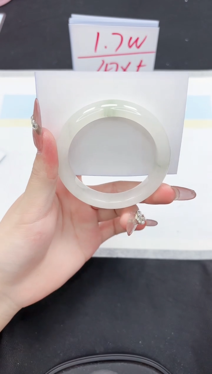 【闪购商品】石英质玉手镯未镶嵌278-54.5