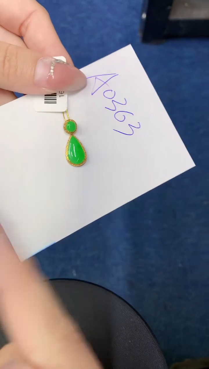 【闪购商品】翡翠颈饰18K金镶嵌0000000000000