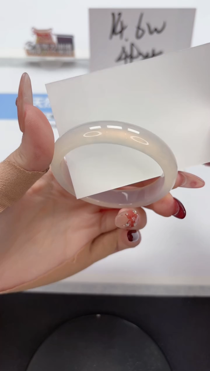 【闪购商品】石英质玉手镯未镶嵌A389-52