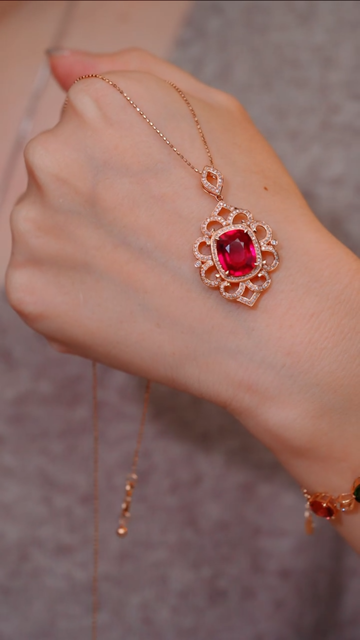 【闪购商品】碧玺吊坠不含链18K金镶嵌多样性发@@U9986