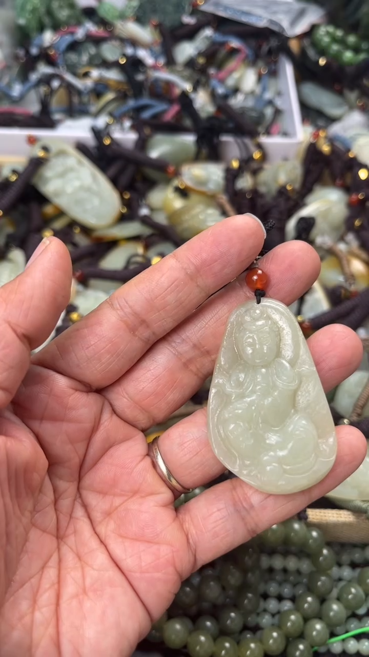 【闪购商品】和田玉颈饰未镶嵌多样性发货没有证书拍一发一有瑕