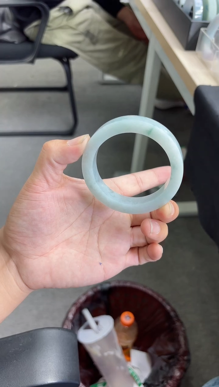 未镶嵌手镯定制翡翠N**E手镯