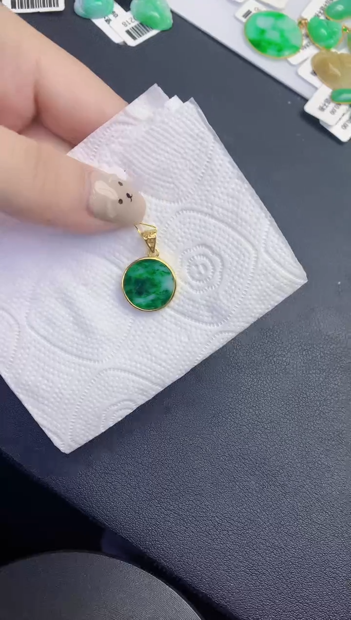 颈饰未镶嵌翡翠缅甸天然翡翠A货