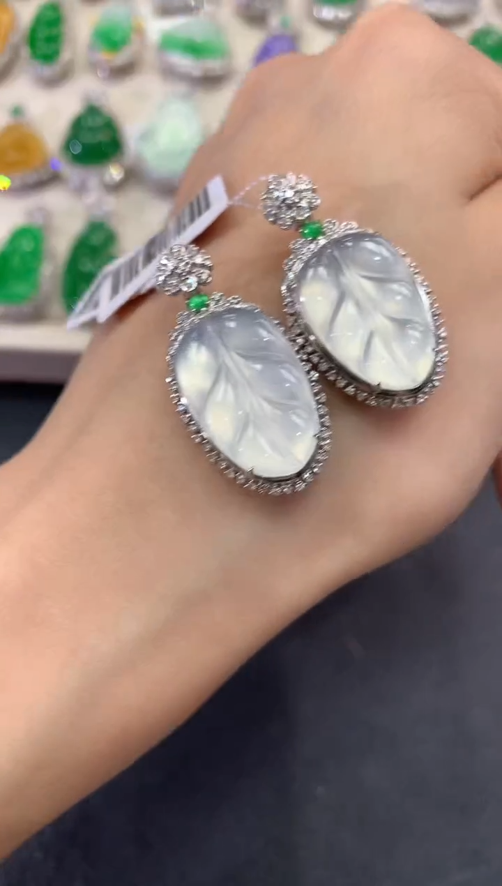 【闪购商品】翡翠吊坠(不含链)18K金镶嵌q73多样性一件发货