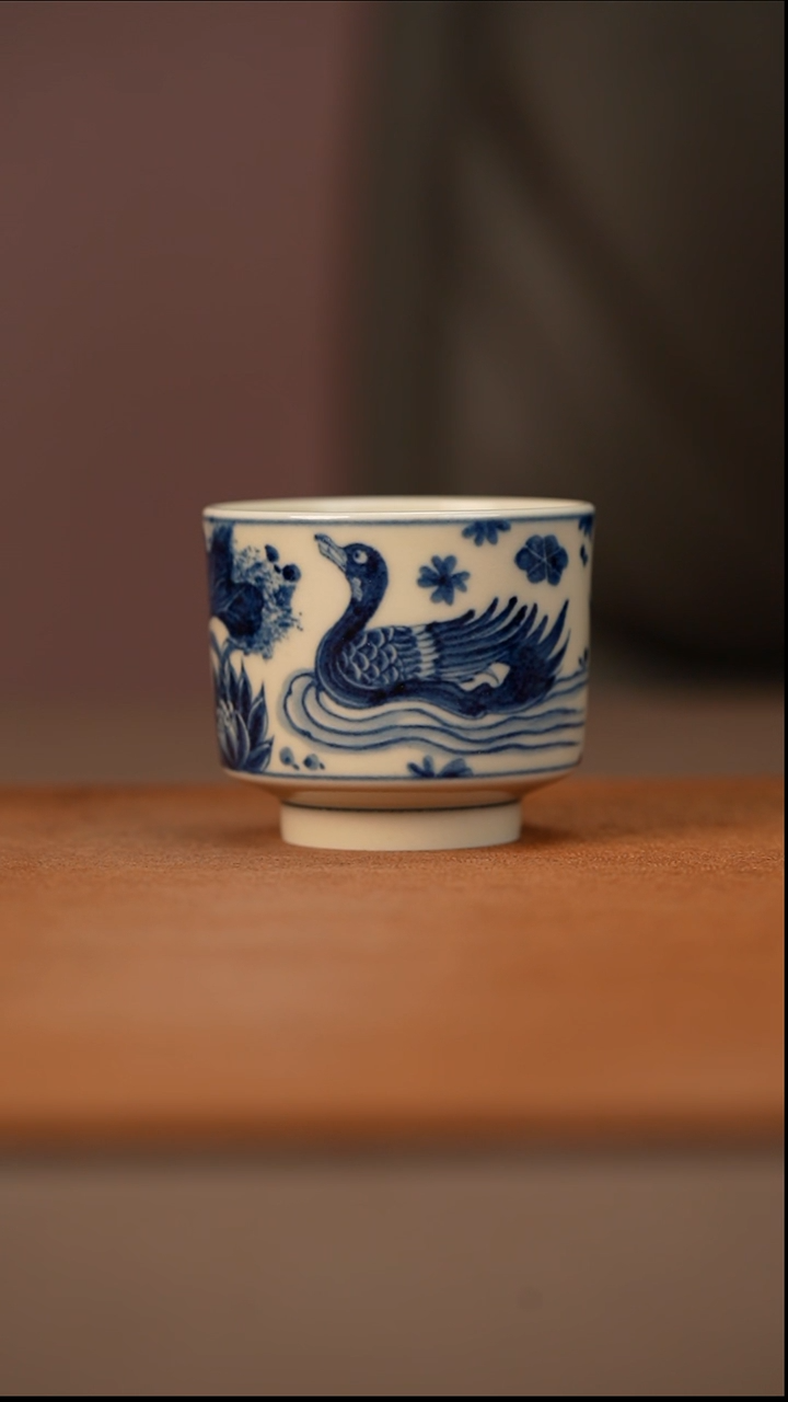 陶瓷幽蓝溪堂满池娇直口杯（2号釉）