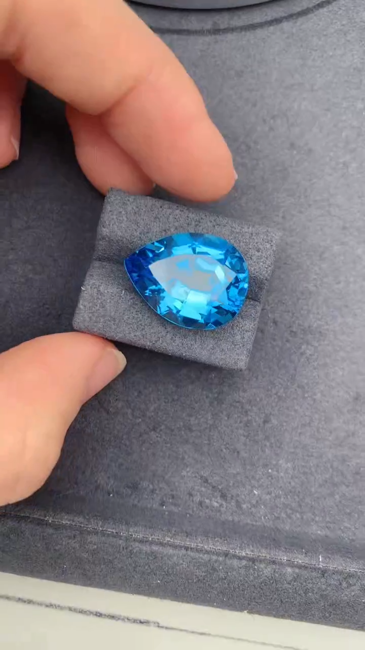 托帕石裸石18.9ct托帕石  DB