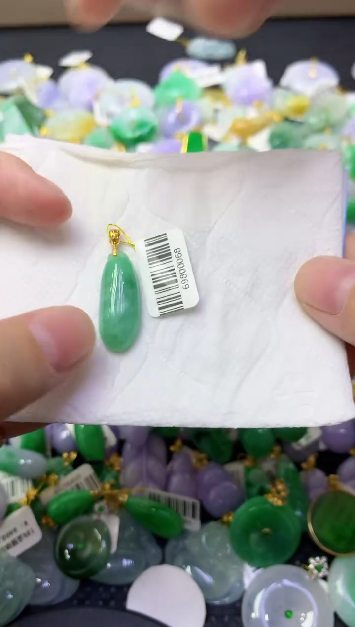 颈饰未镶嵌翡翠天然缅甸翡翠A货