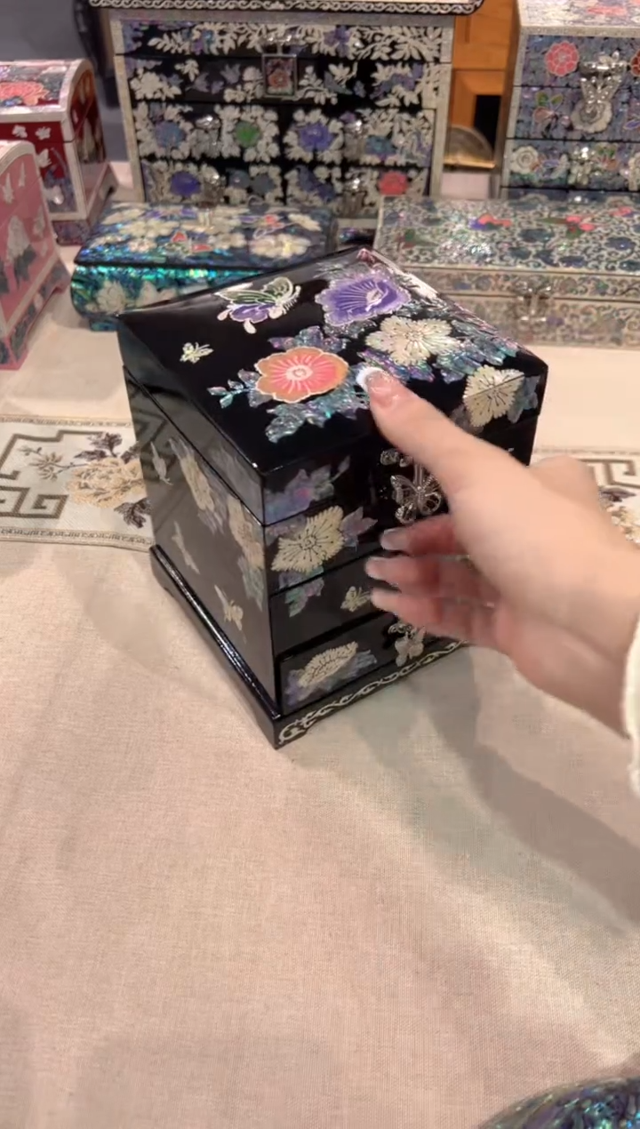 【闪购商品】三层牡丹弘贝雅螺钿漆器文化馆