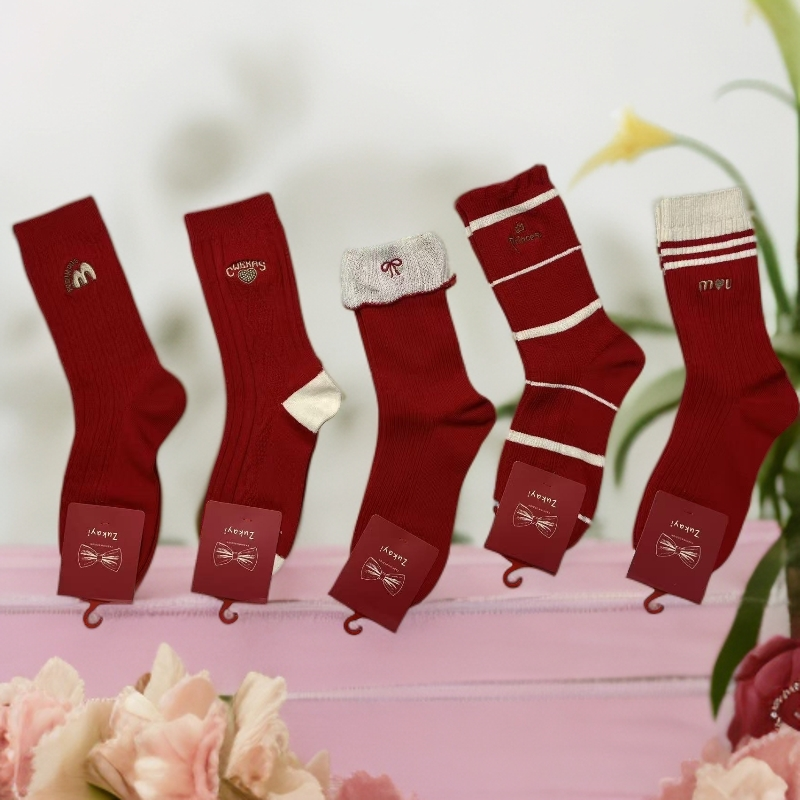 女士新年红色刺绣网红爆款中筒棉袜