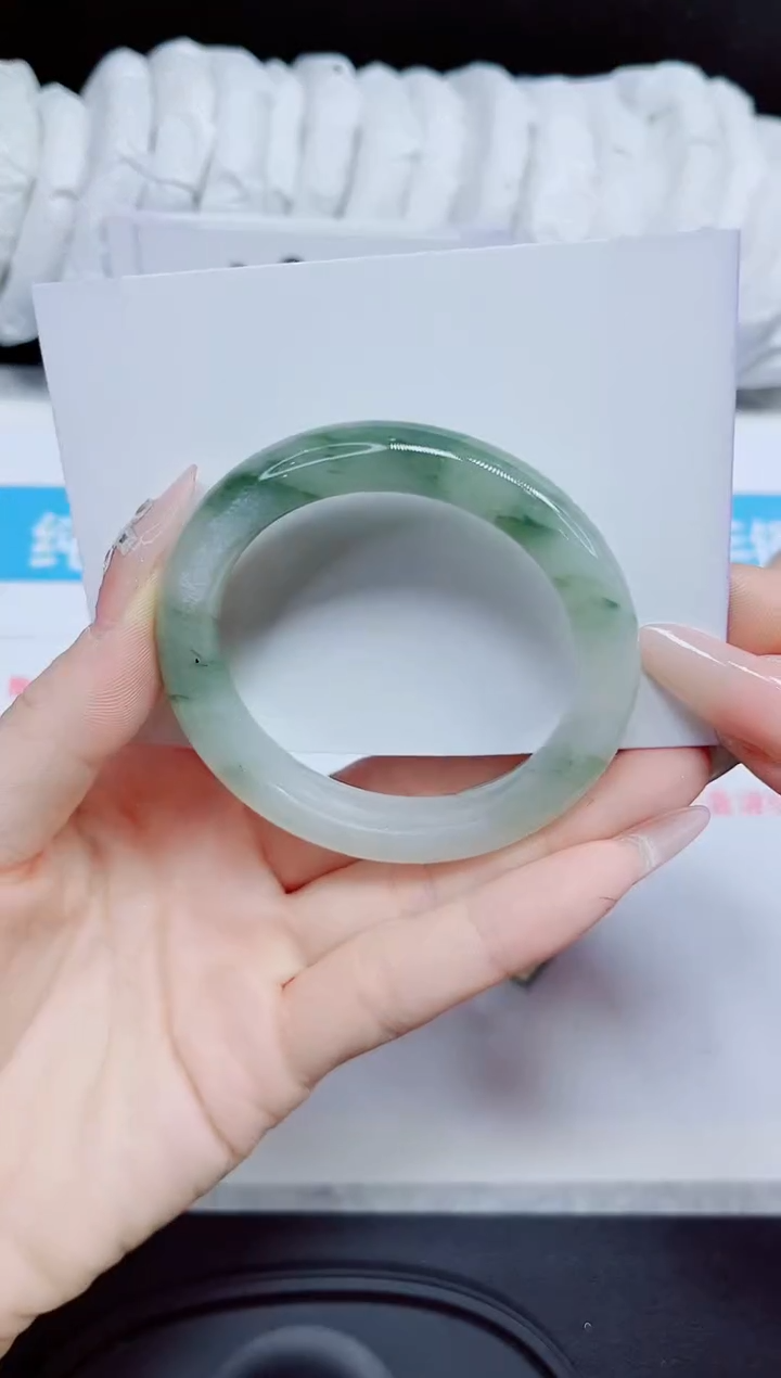 石英质玉手镯未镶嵌224.