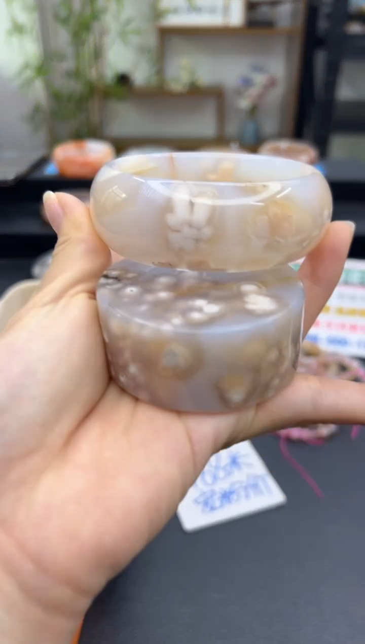 【闪购商品】石英质玉手镯未镶嵌C18(61圈赠送镯心)