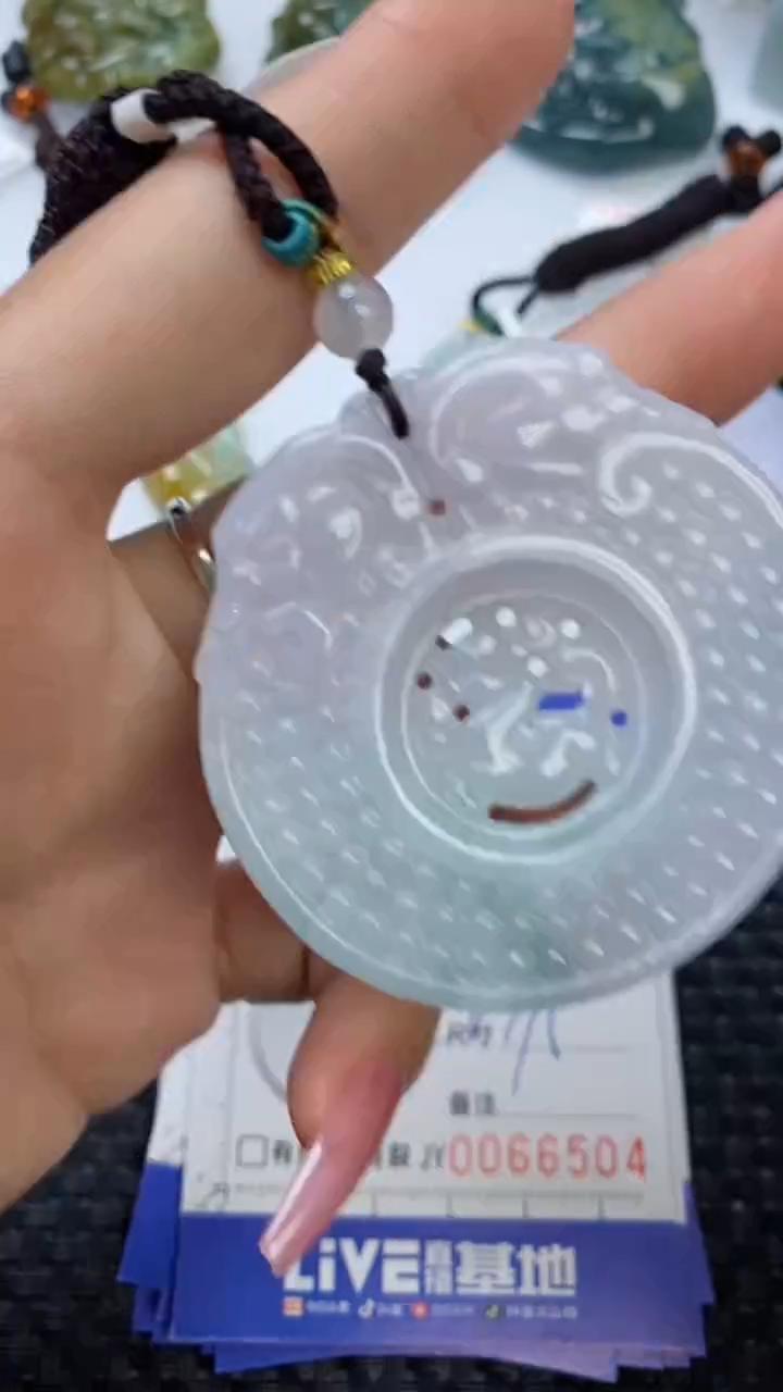 【闪购商品】翡翠颈饰未镶嵌111111111111111