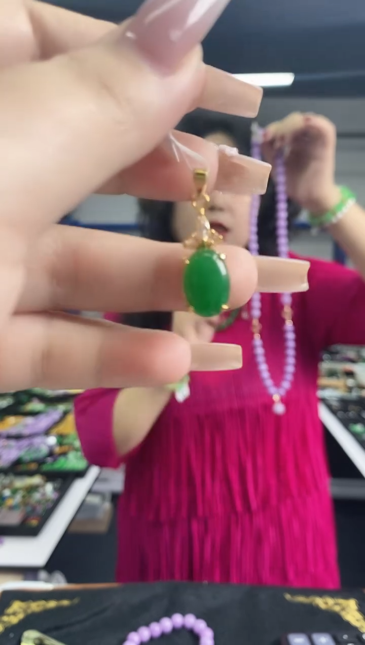 翡翠未镶嵌吊坠(不含链)多样性发其一颜色微差