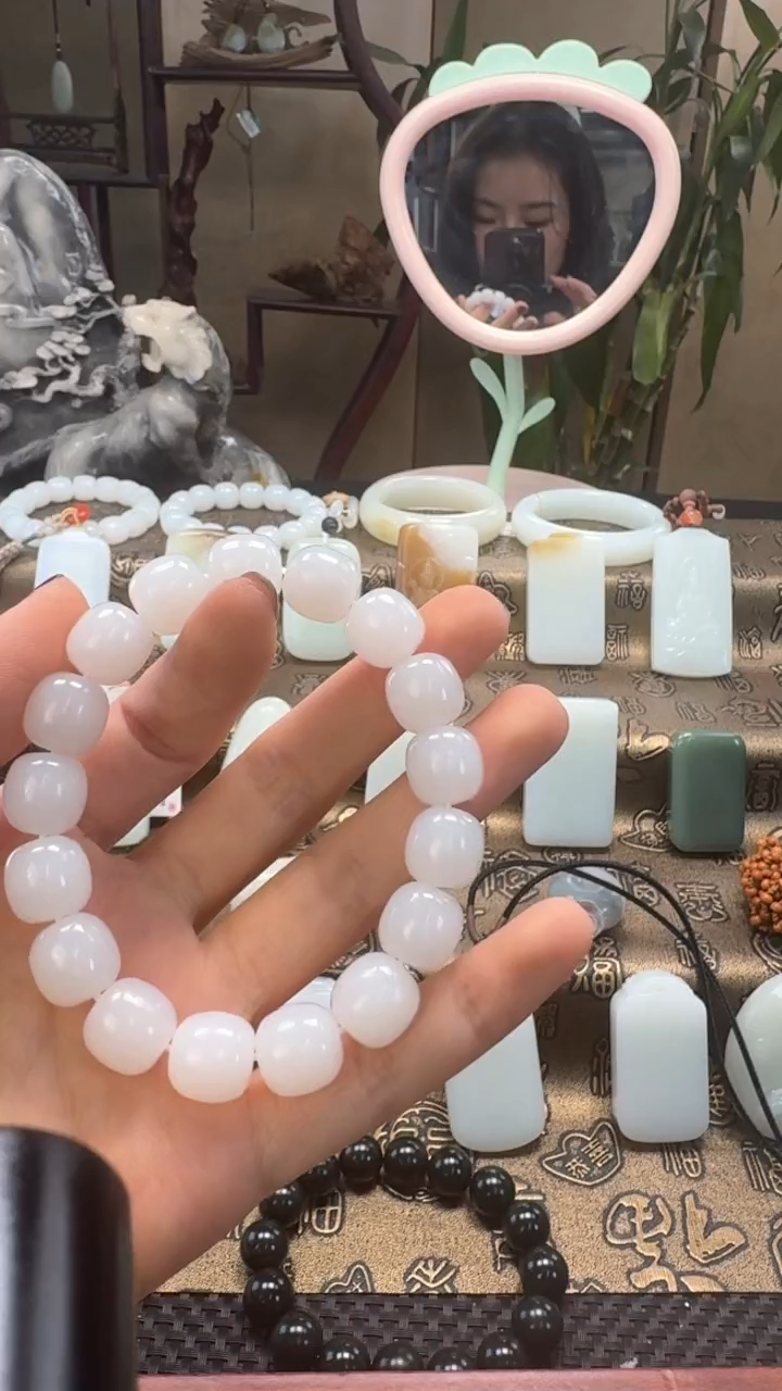 颈饰未镶嵌和田玉白玉手串