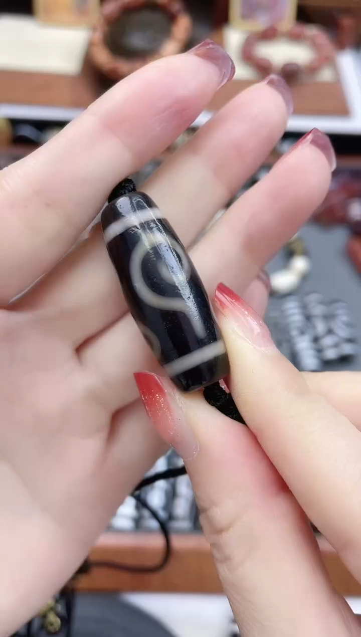 【闪购商品】玛瑙/玉髓珠珠未镶嵌黑金四眼法螺