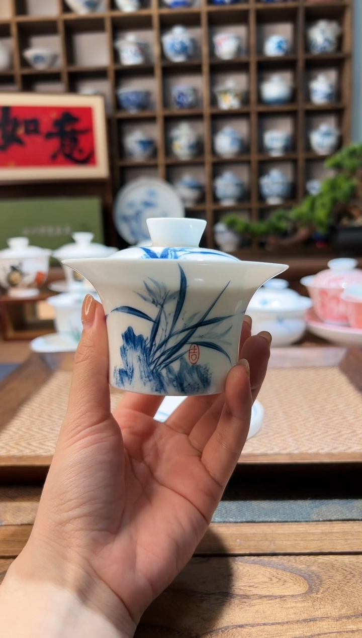 【闪购商品】兰花马蹄盖碗           