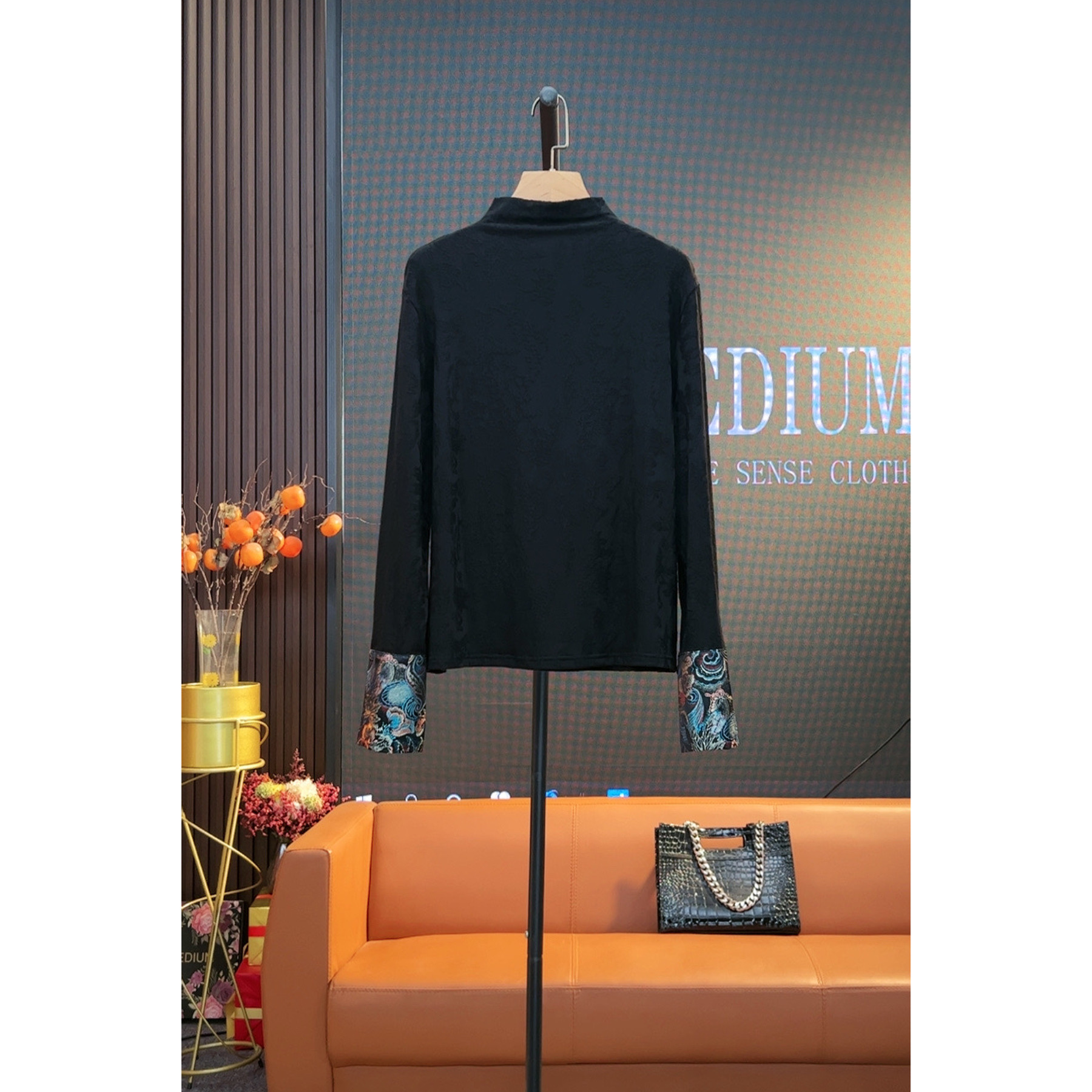 COLD MEDIUM新中风长袖百搭立体提花保暖内搭袖口刺绣打底衫女932