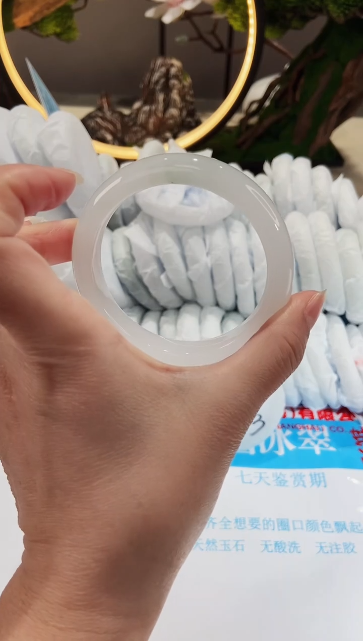 【闪购商品】石英质玉手镯未镶嵌10-57