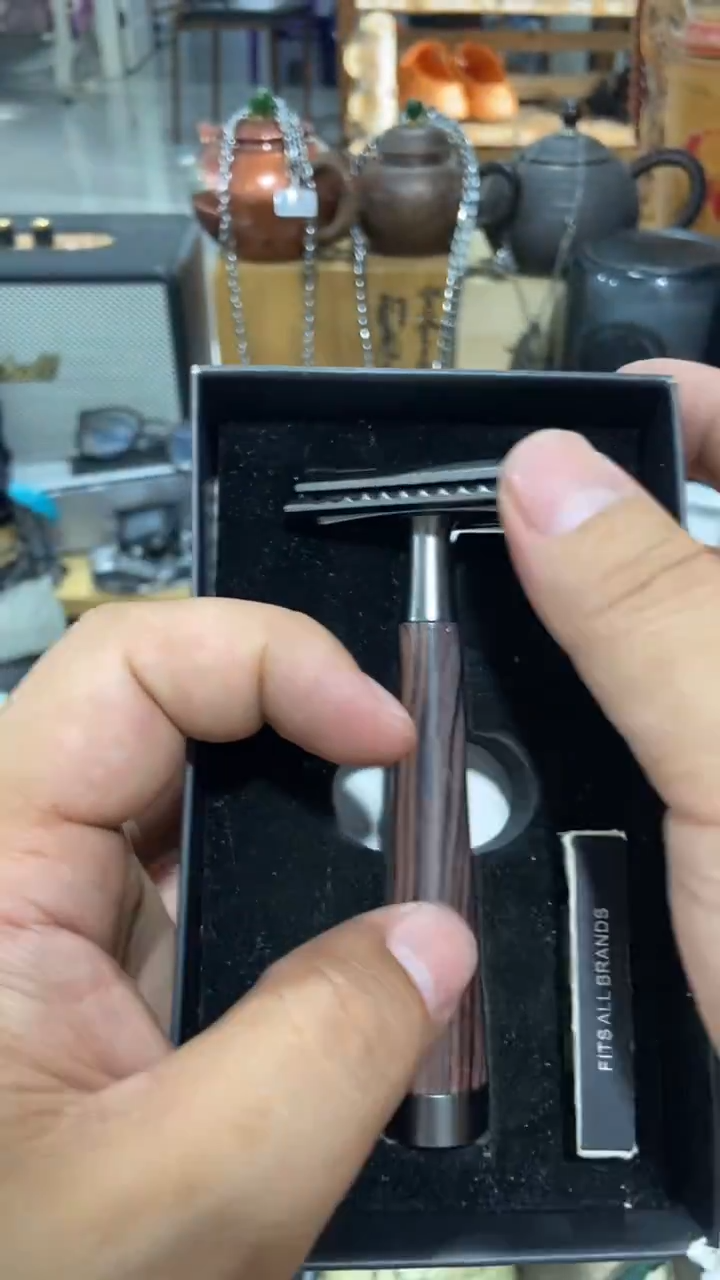 瓷片闪购商品  如图所示