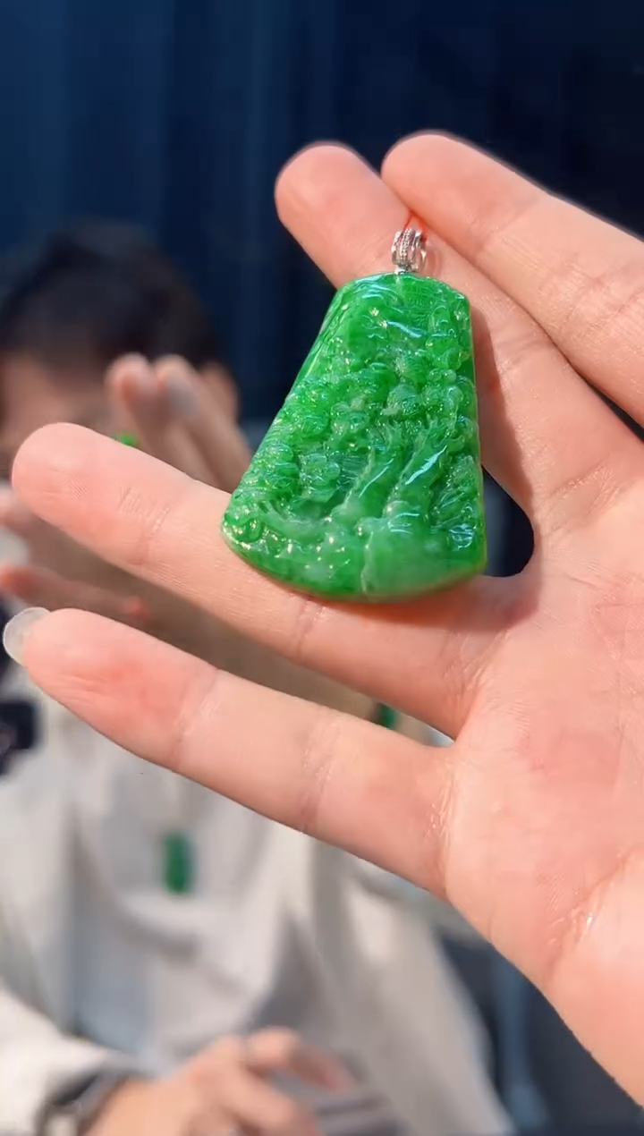 颈饰18K金镶嵌翡翠 缅料A货/支持复检/一件