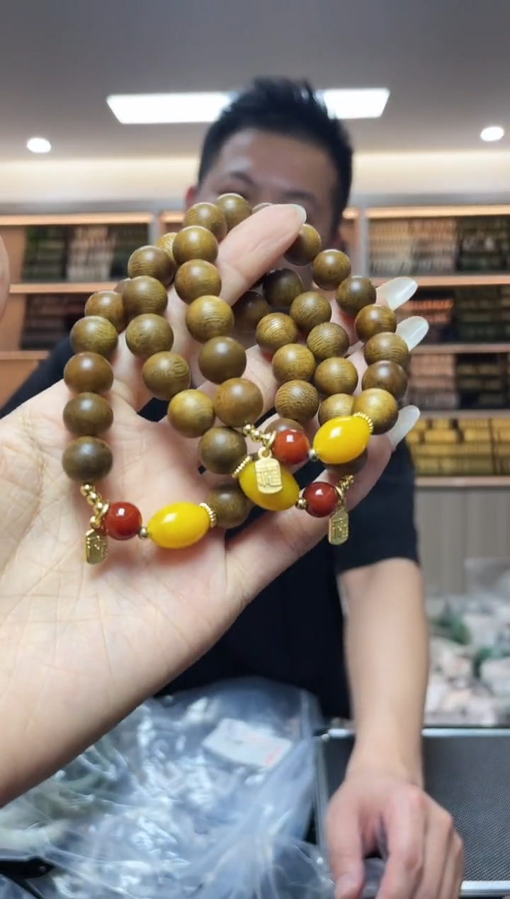 未镶嵌蜜蜡裸石多样性发一件
