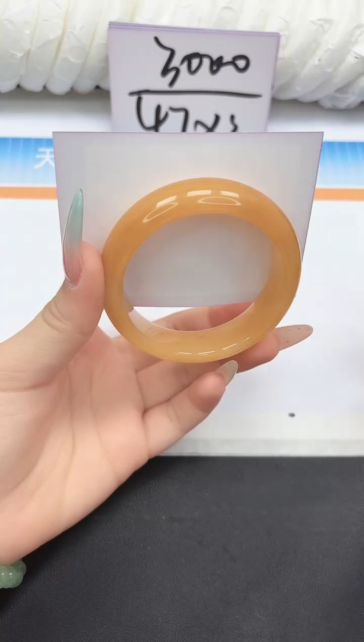 未镶嵌手镯石英质玉95-55