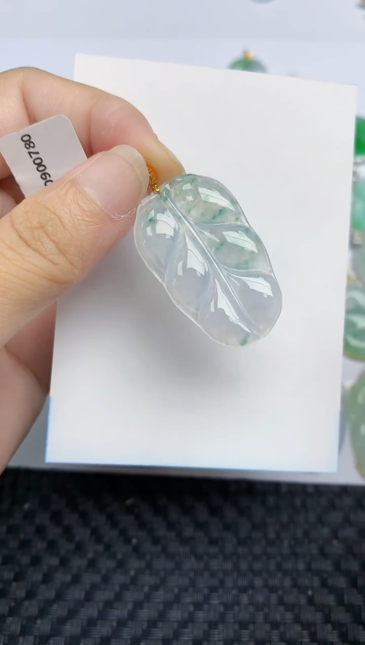 翡翠18K金镶嵌颈饰天然翡翠A货