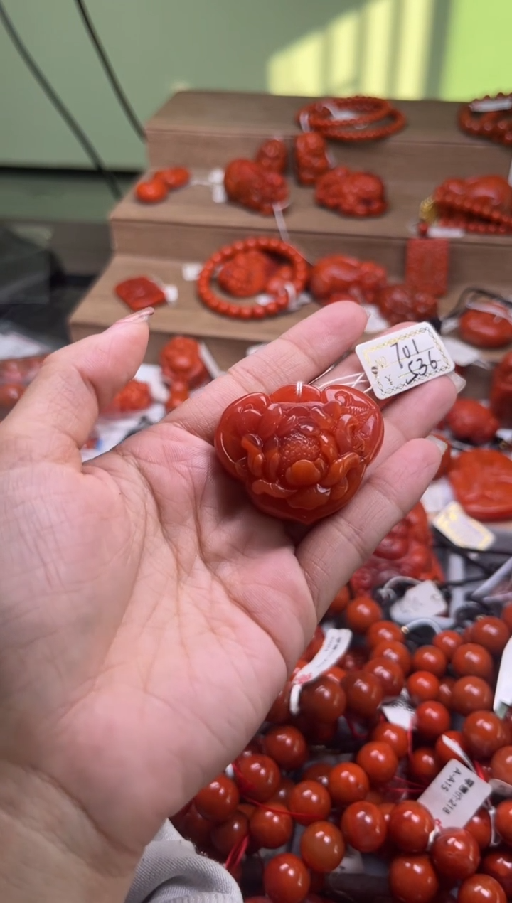 【闪购商品】南红玛瑙珠宝奇石未镶嵌701