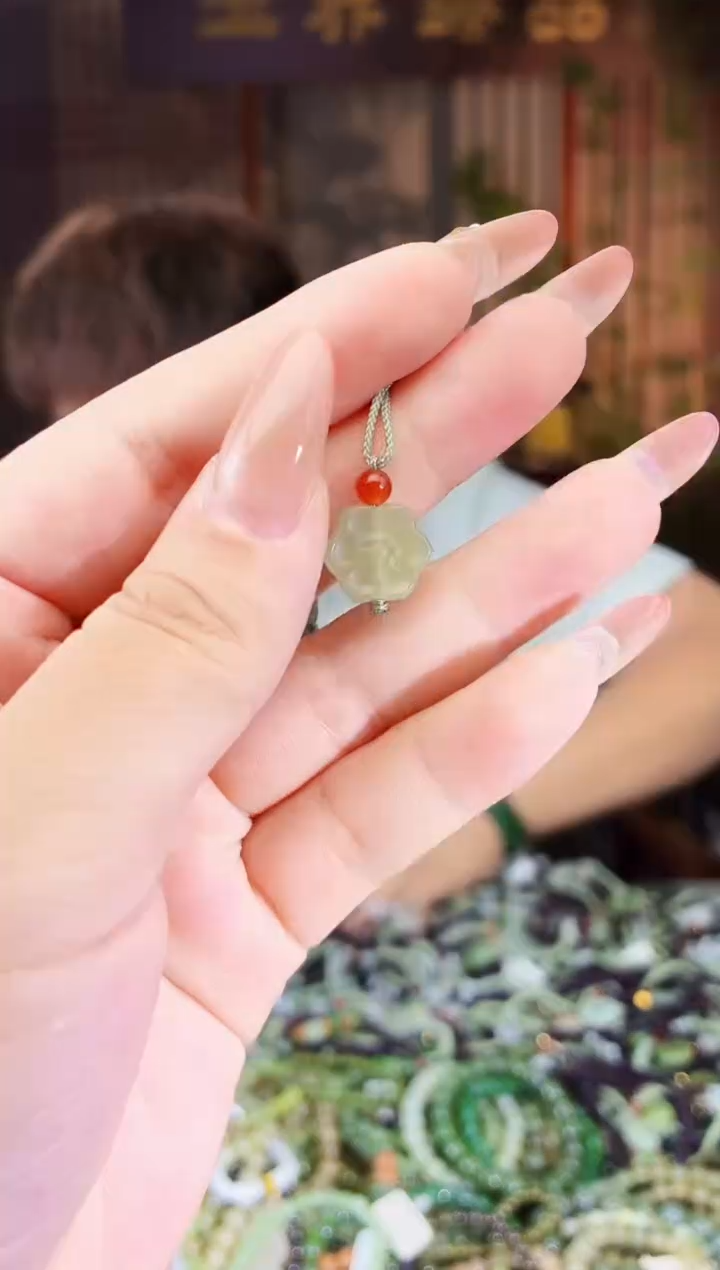 和田玉未镶嵌颈饰拍一发一