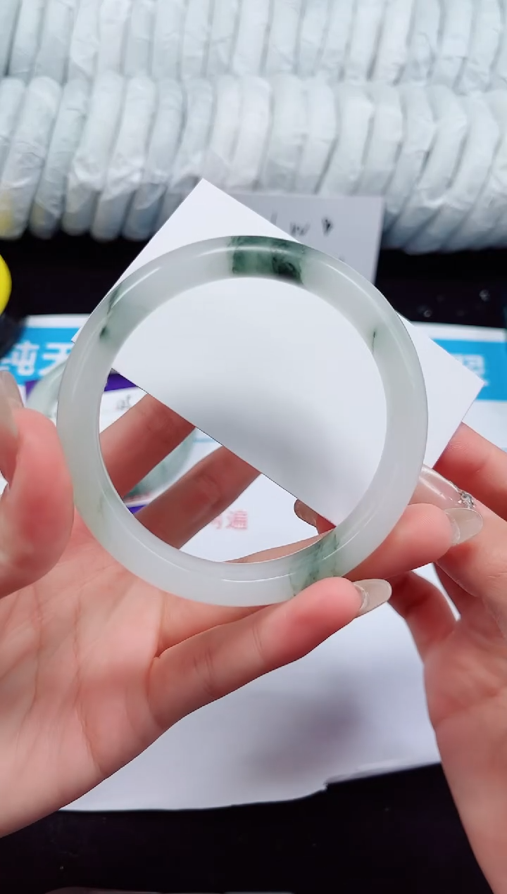 未镶嵌手镯石英质玉126-60/61