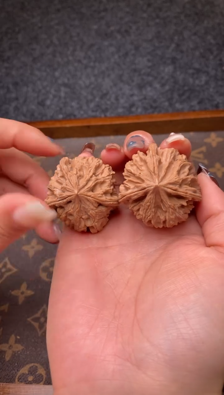 把件文玩核桃B228号40尺三棱