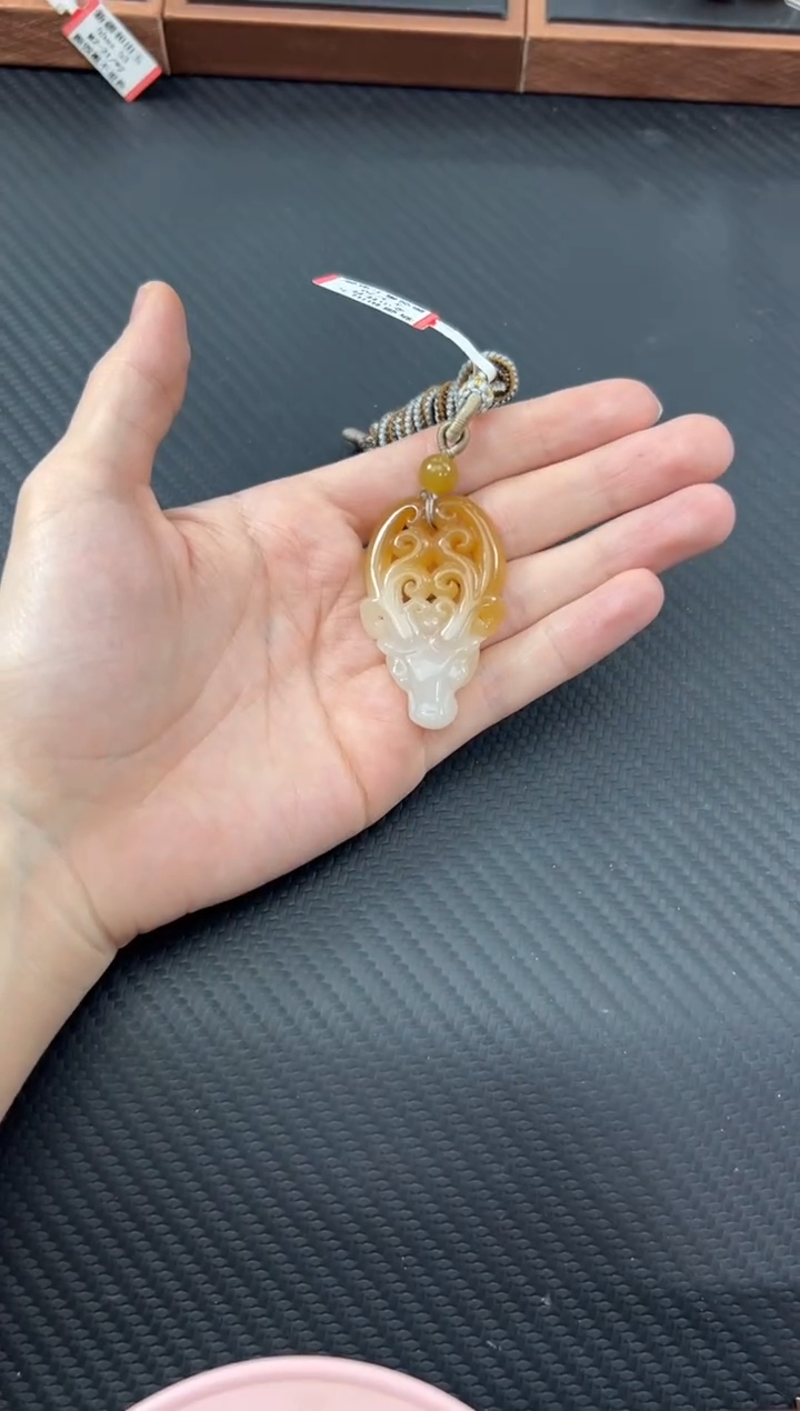 【闪购商品】和田玉吊坠(赠链)未镶嵌且末金山微色差吊坠