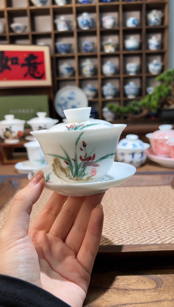 【闪购商品】五彩手绘兰花三才盖碗