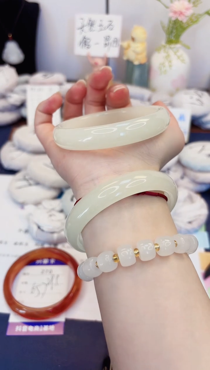 【闪购商品】石英质玉手镯未镶嵌271-玉兰白-圈口62