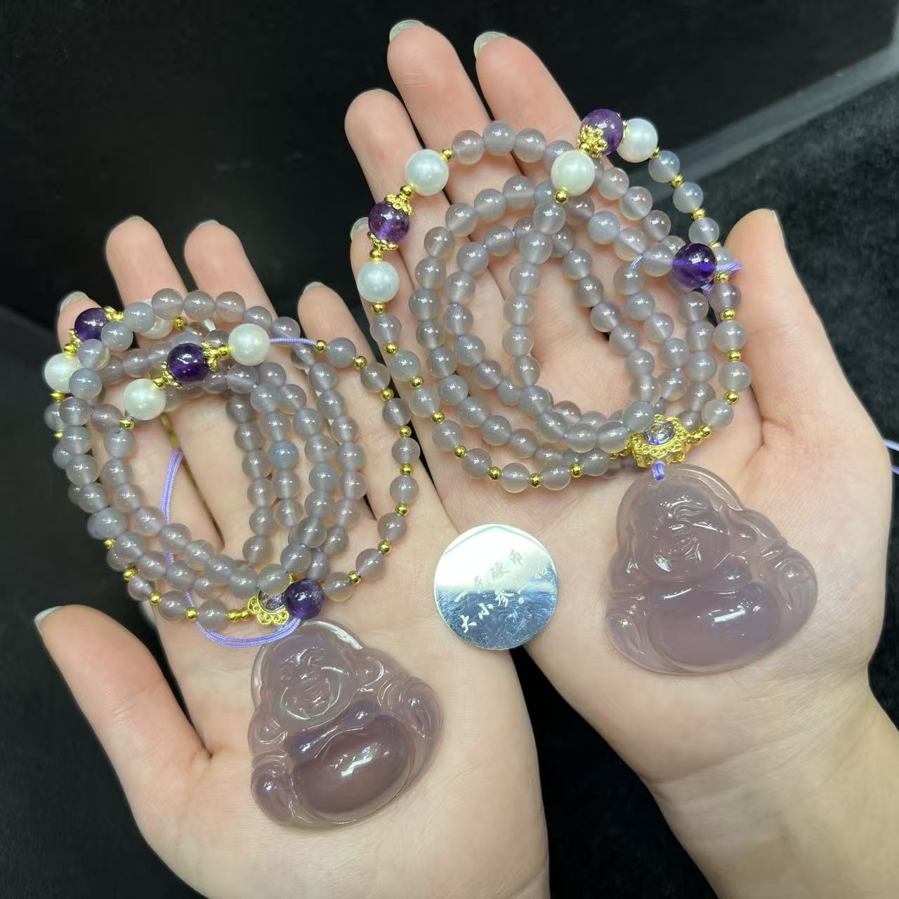 S8416高40左右-烟紫黑冰玛瑙佛公-配珠链-多样性发其一WR