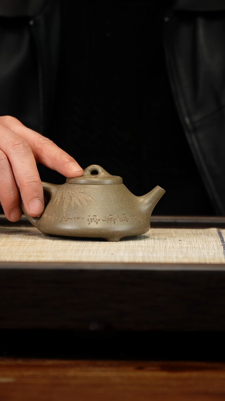 茶壶紫砂凌***上青段刻绘子冶