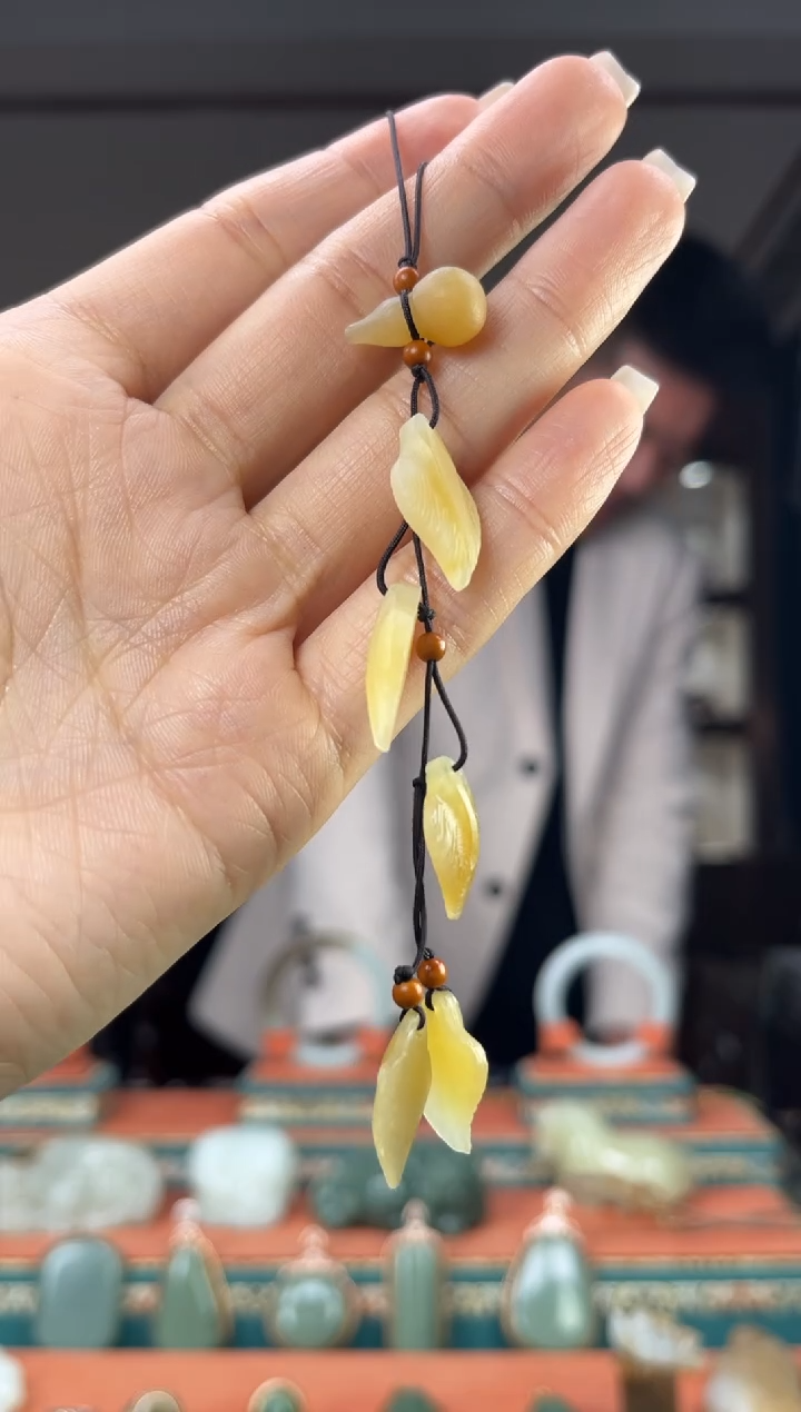 颈饰未镶嵌和田玉佩佩