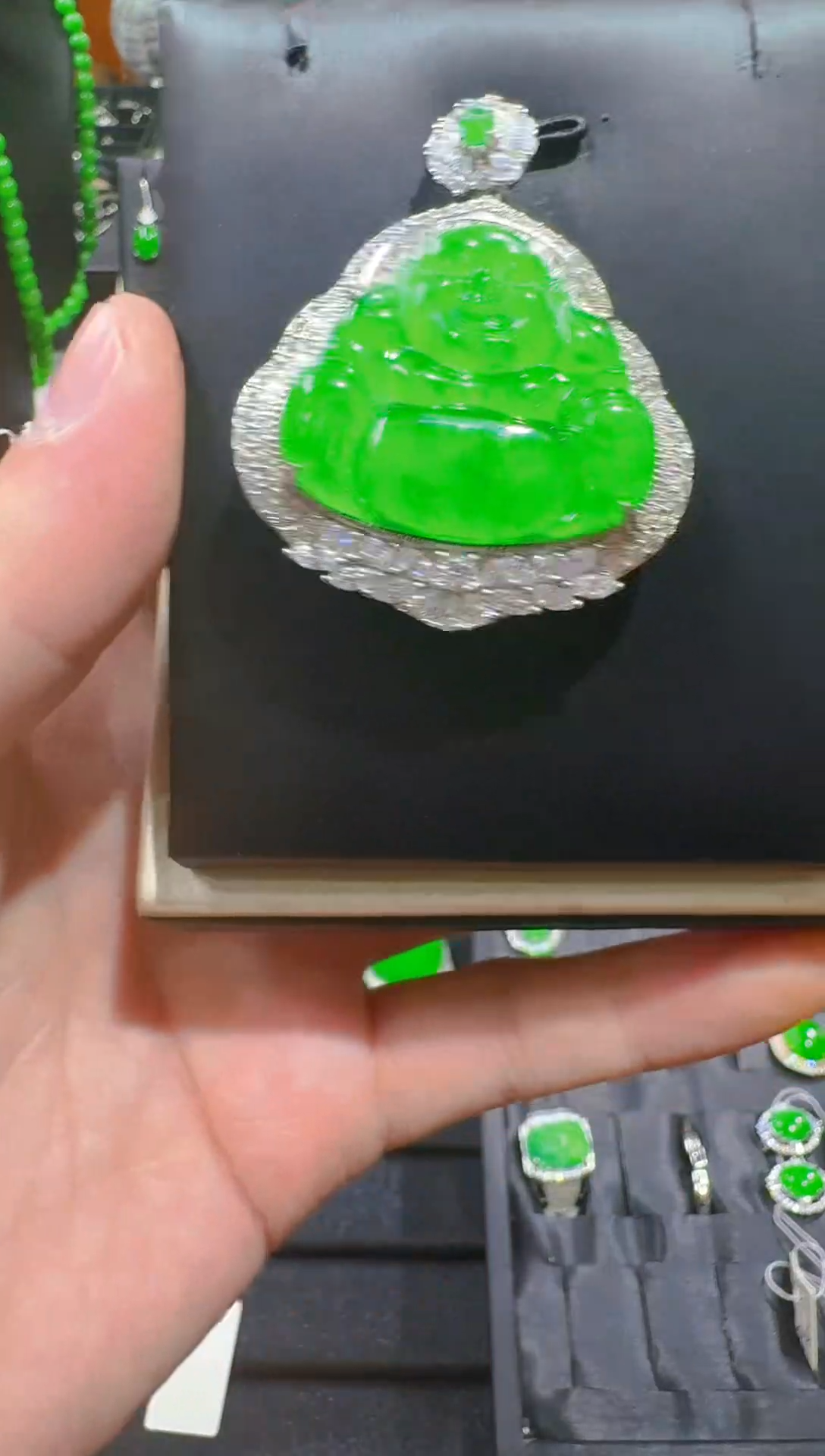 【闪购商品】翡翠吊坠(赠链)银S925镶嵌天然A货翡翠