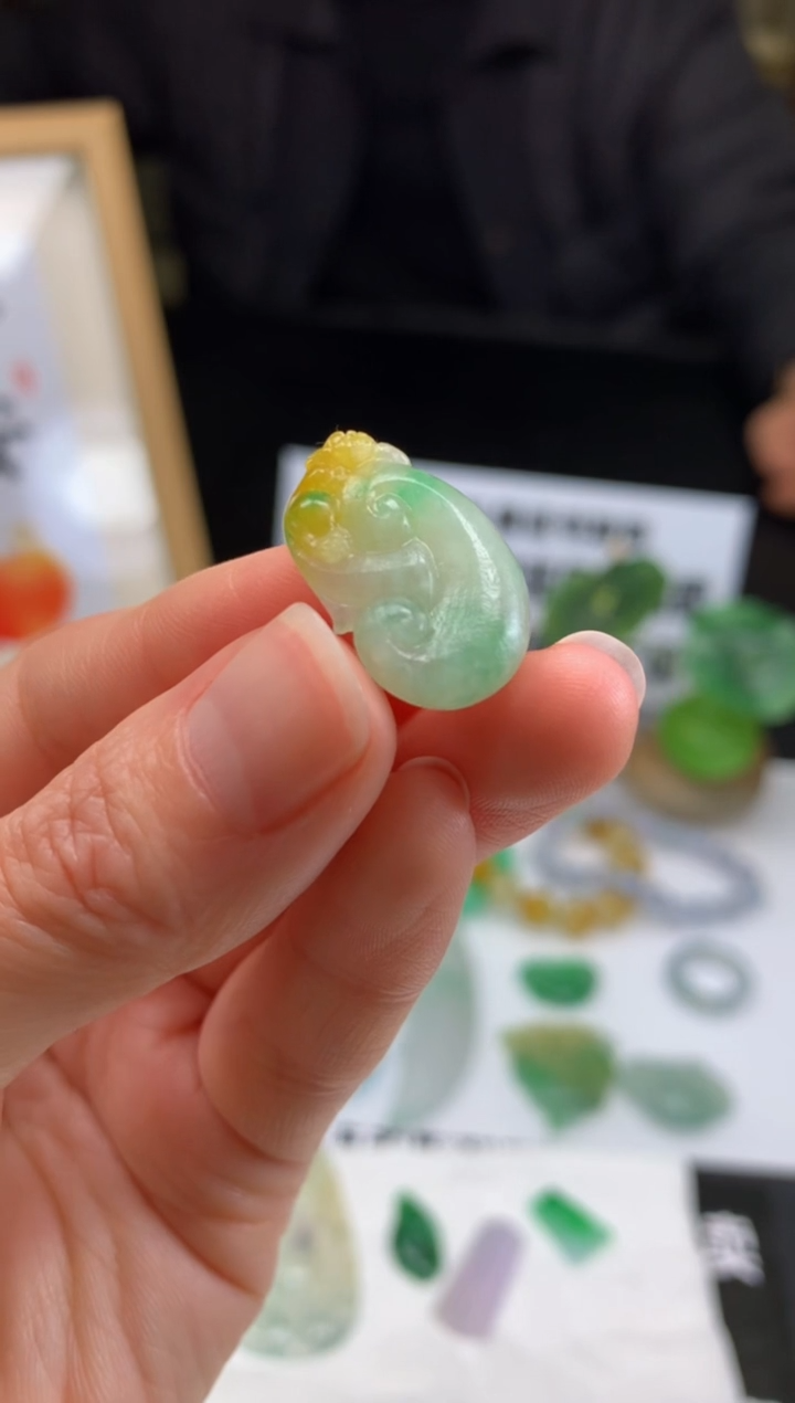 【闪购商品】定制翡翠未镶嵌吊坠-92653