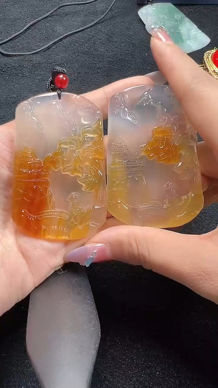 玛瑙/玉髓颈饰未镶嵌1047巧雕山水牌带绳多样性发一个