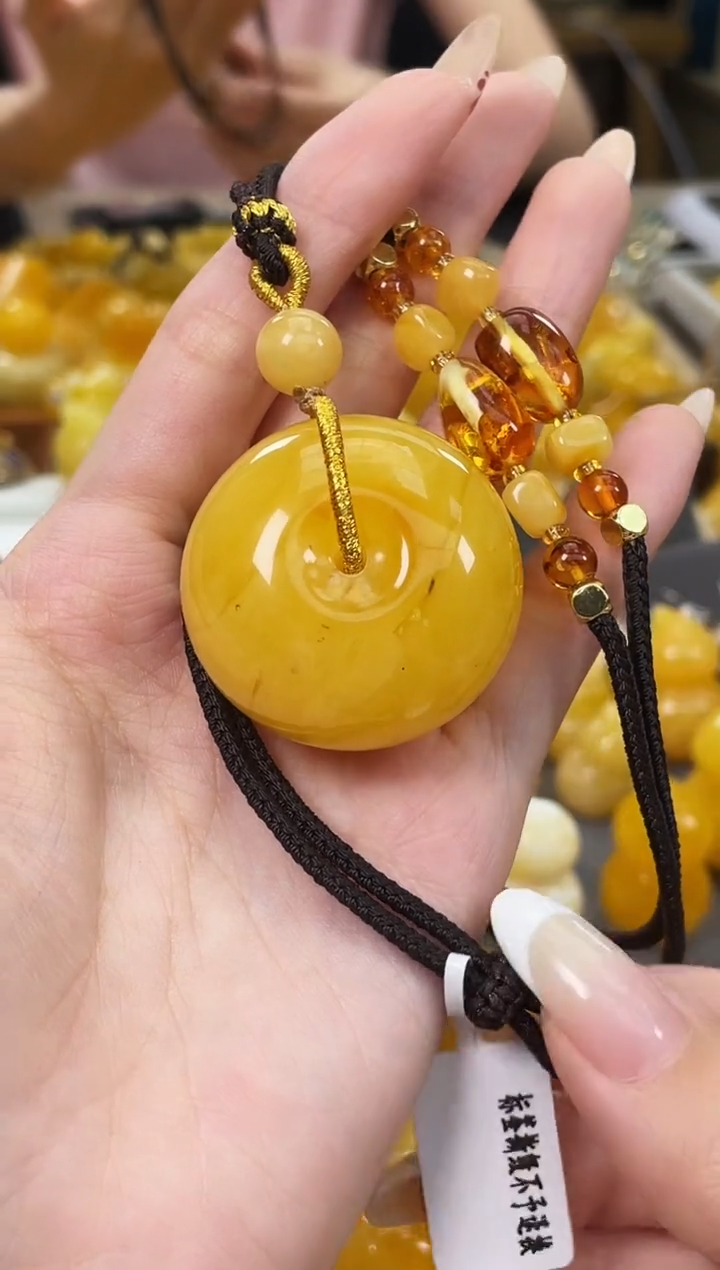 裸石琥珀未镶嵌蒲*英微瑕j42