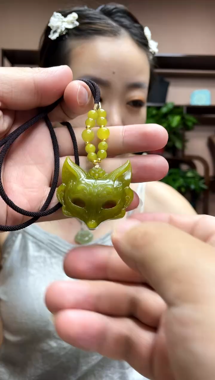 岫玉未镶嵌吊坠多样性发货发其中之一