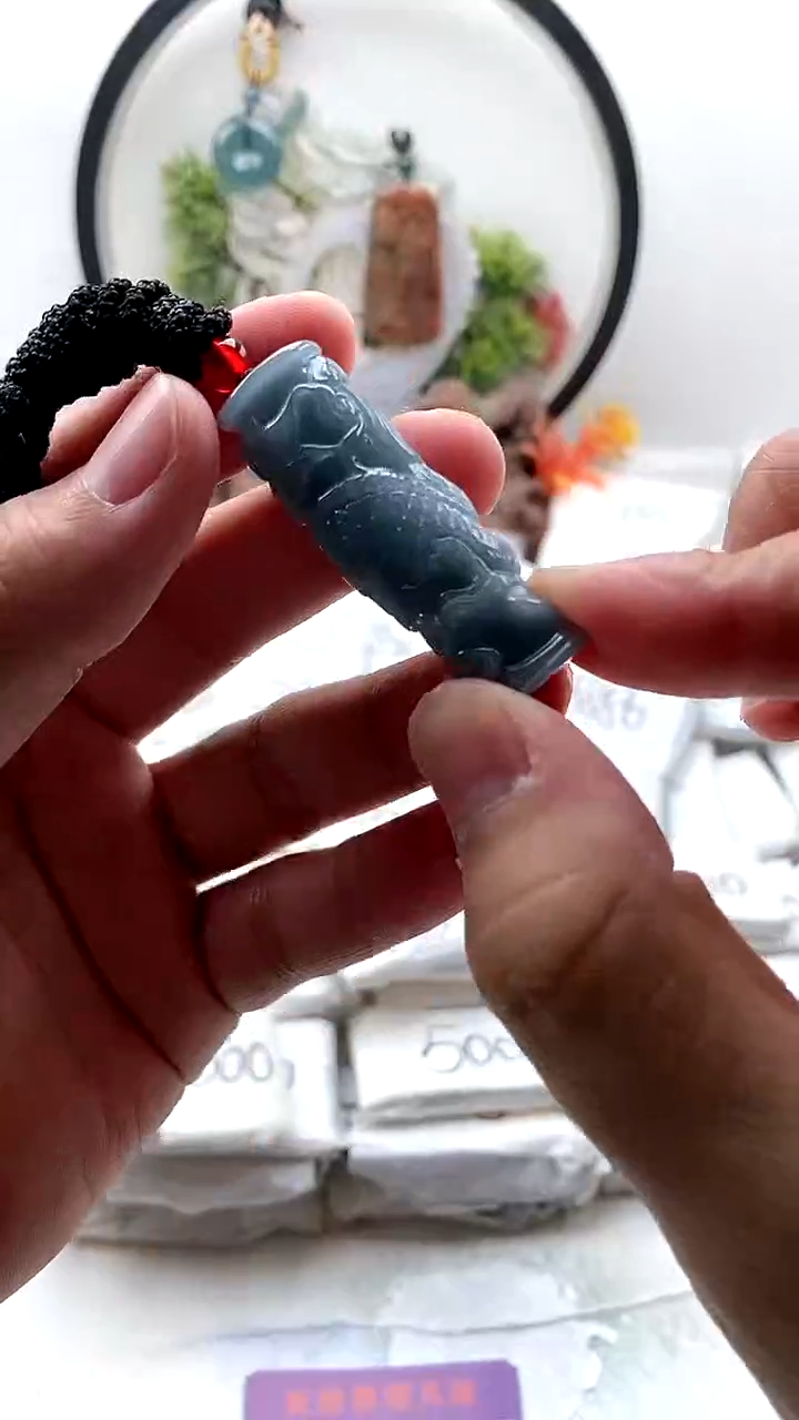 颈饰未镶嵌翡翠龙柱