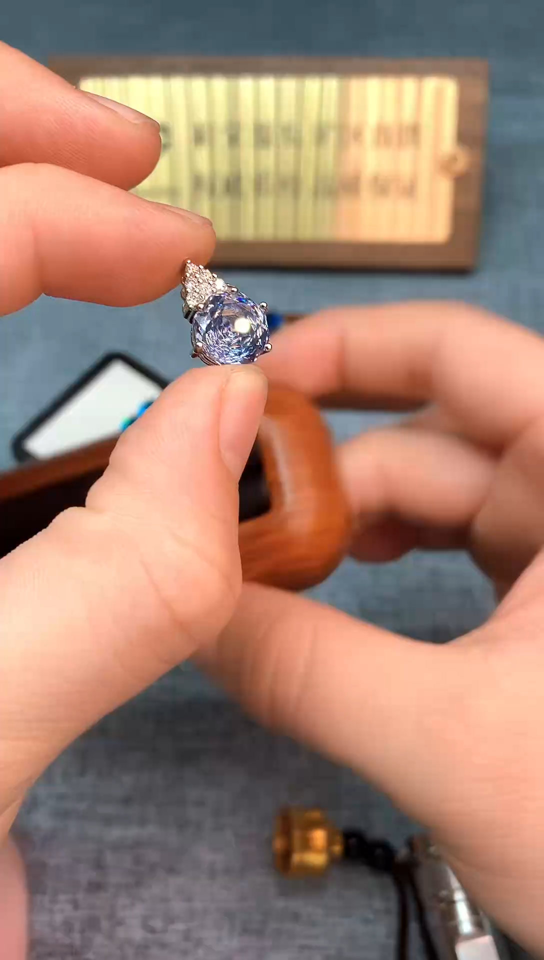 非金属无蓝色高订典藏轻奢吊坠